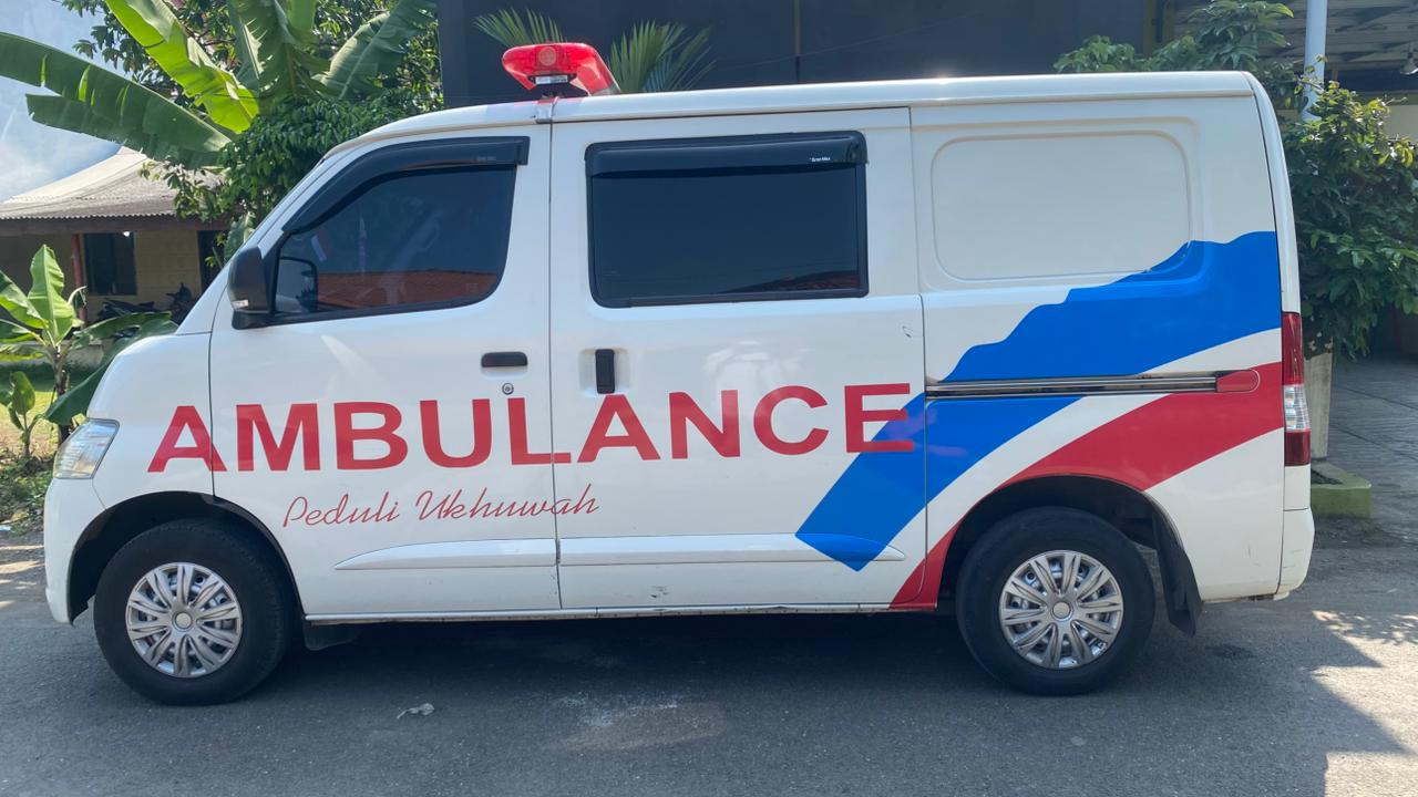 Layanan Ambulans Gratis dari Organisasi Sosial Peduli Ukhuwah Cilacap